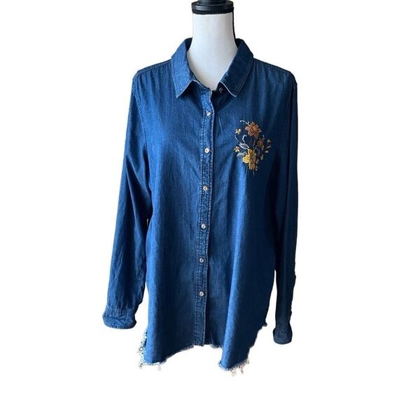 Democracy Embroidered Chambray Button Down Shirt Women’s Size XL - Picture 6 of 16